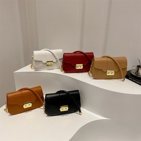 Women Shoulder Bag Crocodile Pattern PU Leather Underarm Flap Bag Vintage Square Purse With Golden Metal Lock Fashion