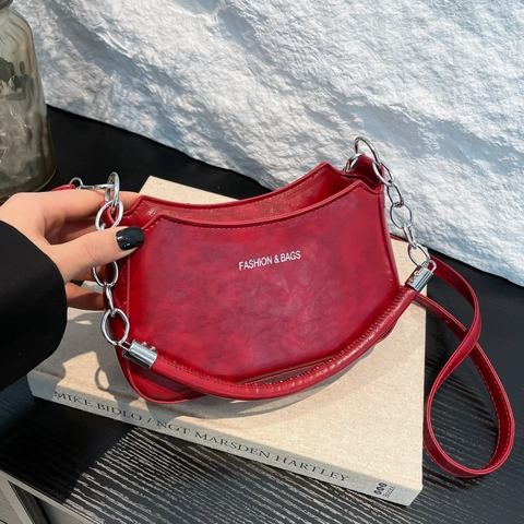 Borsa Sottobraccio da Donna in Pelle PU Forma di Luna Con Catena in Metallo Argentato Moda Stampa Lettere Borsa a Tracolla