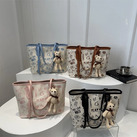 Women Graffiti Print PU Leather Tote Bag Large Capacity Casual Shoulder Bag With Bear Pendant Streetwear Shopper Bag