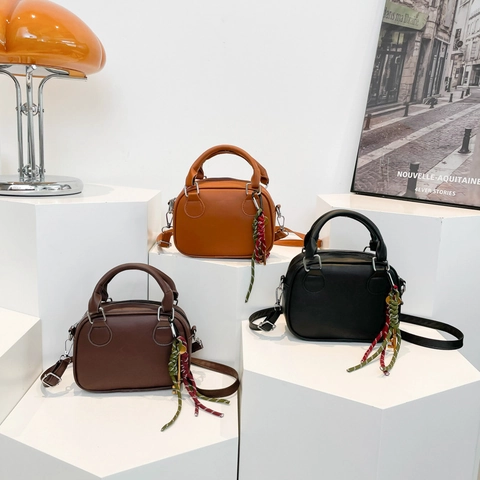 Retro Boston Bowling Bag Women PU Leather Small Shoulder Crossbody Handbag Vintage Maillard Style Zipper Closure