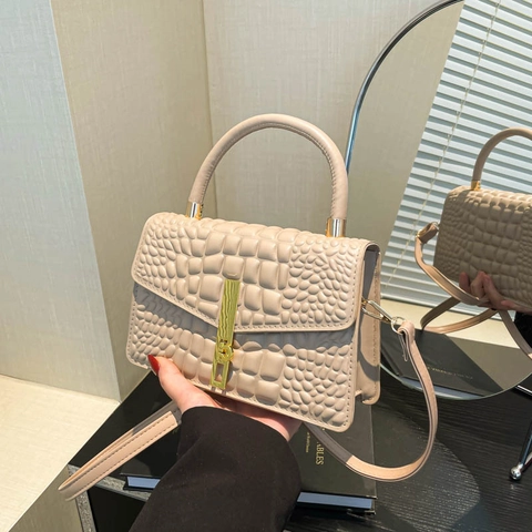 Retro Women Crocodile Pattern PU Leather Handbag With Gold Metal Bar Lock Flap Shoulder Crossbody Bag Chic