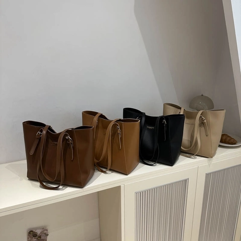 Women Tote Bag PU Leather Large Capacity Solid Color Adjustable Shoulder Straps Retro Casual Commuting Underarm Handbag
