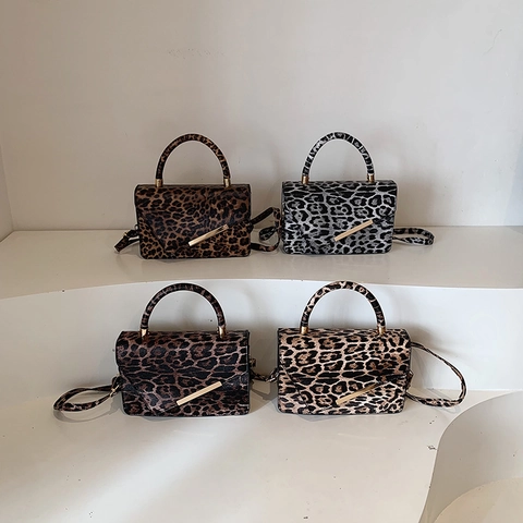 Dames Schoudertas Met Luipaardprint PU Leer Crossbody Handtas Met Metalen Staaf Detail Retro Streetwear Trendy Vierkant