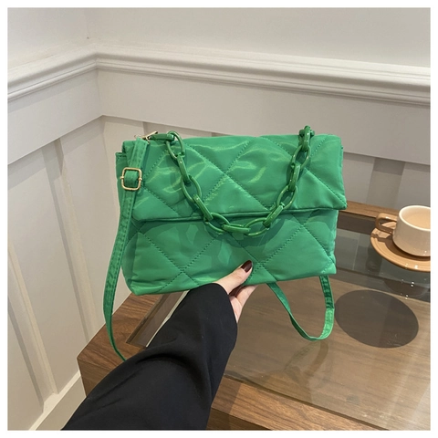 Women Quilted Padded Crossbody Bag Lightweight Nylon Rhombus Shoulder Bag With Thick Plastic Chain Stylish Solid Color Purse