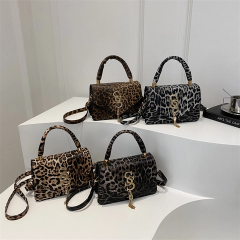 Borsa A Spalla Con Stampa Leopardata Mano In Pelle PU Con Nappa Dorata Logo In Metallo Borsa A Tracolla Quadrata Donna