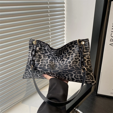 Borsa Tote in Pelle PU con Stampa Leopardata Moderna a Grande Capacità Borsa a Tracolla alla Moda con Decorazione a Catena in Acrilico