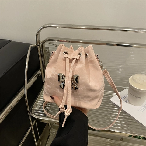 Sac Seau Cuir PU Cordon Noeud Papillon Métallique Bandoulière Sac À Main Pour Femmes Style Doux INS Mode