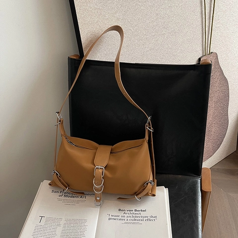 Damen PU Leder Schultertasche Unterarmtasche Umhängetasche Mehrere Silberne Schnallen Retro Industriestil Quadratische Handtasche