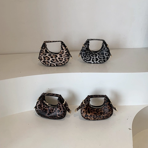 Mini Leopard Print Halbmond Handtasche PU Leder Goldene Hardware Mode Lässig Hobo Tasche Für Frauen