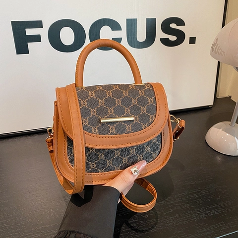 Sacoche Selle Vintage Femmes Similicuir Surpiqûres Contrastées Monogramme Damier Demi Ronde Sac Bandoulière Avec Détails Dorés