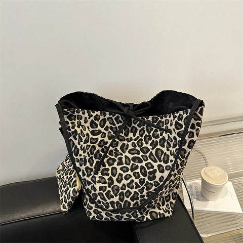 Ensemble Sac Fourre-tout en Toile Imprimé Léopard Avec Petite Pochette Nœud Décontracté Style Coréen Sac à Main Femme