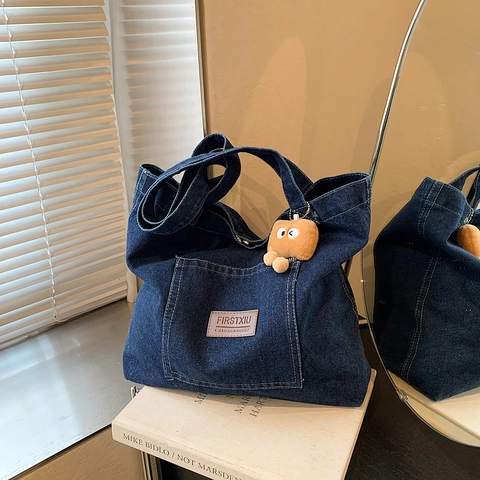 Borsa Tote In Denim Grande Capacità Borsa A Spalla Casual Stile Coreano Vintage Con Ciondolo In Peluche E Tasca Per Donna