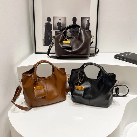 Vintage PU Leather Handbag Large Capacity Crossbody Tote Bag With Mini Bag Charm For Women Daily Shoulder Bag