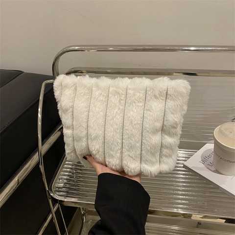 Women Faux Fur Striped Clutch Bag Autumn Winter Plush Handheld Purse Soft Versatile Evening Party Bag Fashion Handbag