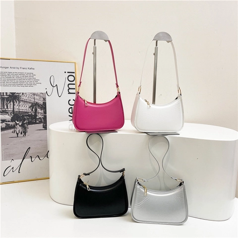 Underarm Hobo Bag PU Leather Minimalist Solid Color Crescent Shape Zipper Daily Commuter Chic Bag For Women