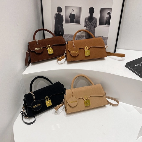 Bolso De Hombro Para Mujer Cuero PU Mate Bolso De Mano Retro Cierre De Cerradura Bolso Bandolera Con Amuleto De Moda