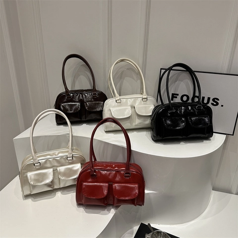 Damen Umhängetasche PU Leder Glänzend Fronttaschen Retro Y2K Stil Unterachsel Handtasche Elegant Schick