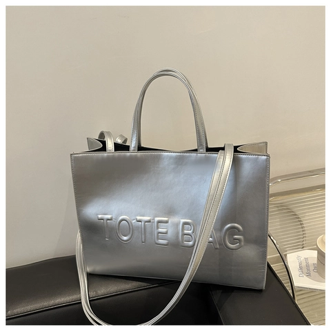 Sac Fourre-Tout Urbain Minimaliste en Cuir Synthétique Avec Lettres Gaufrées Grande Capacité Sac à Bandoulière Pour Femme Main