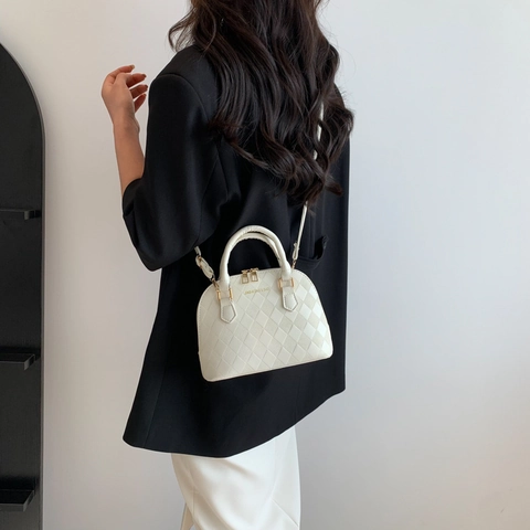 Quilted Diamond Pattern Shell Bag Women PU Leather Handbag Elegant Fashion Crossbody Purse With Golden Hardware Zipper