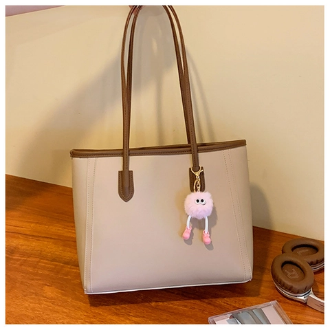 Borsa Tote Da Donna Pelle PU Grande Capacità Colore A Contrasto Borsa A Spalla Stile Coreano Minimalista Con Ciondolo Peluche