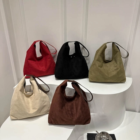 Large Capacity Women Faux Suede Shoulder Bag Retro Hobo Tote Minimalist Commuter Handbag Solid Color Magnetic Buckle
