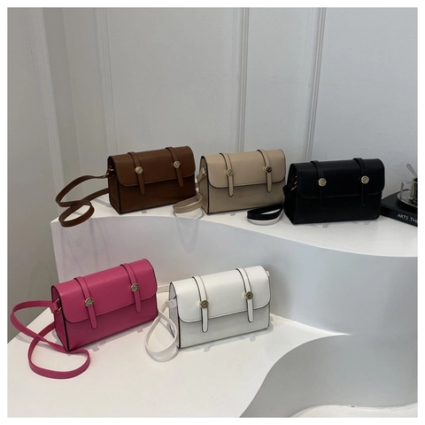 Retro PU Leather Small Square Crossbody Bag Golden Round Buckle Street Trend Shoulder Messenger Bag Everyday Commute Satchel