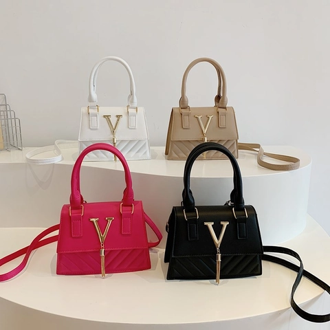 Damen V-Gesteppte Umhängetasche Aus PU-Leder Mit Quaste Goldene Metallbeschläge Kleine Quadratische Handtasche Schultertasche