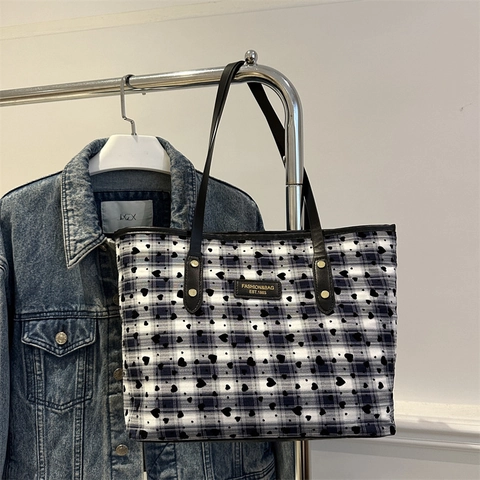 Women Large Capacity Tote Bag Retro Grid Heart Print Nylon Shoulder Bag Casual Commuter Handbag Synthetic Leather Handle