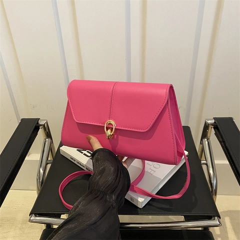 Vintage PU Leather Crossbody Bag For Women Trendy Small Square Shoulder Bag With Gold Buckle Flap Adjustable Strap