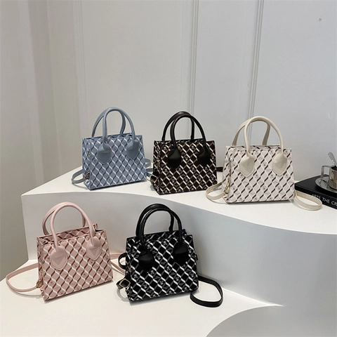 Damen PU Leder Handtasche Geometrisches Rautenmuster Bär Druck Schulter Umhängetasche Top Griff Pendler Schicke Tote
