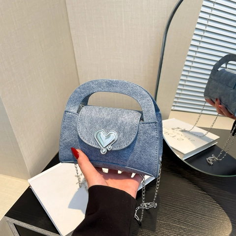 Women Mini Crossbody Bag PU Leather Silver Heart Metal Buckle Chain Strap Top Handle Retro Small Square Handbag