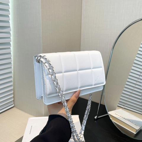 Women Quilted PU Leather Chain Shoulder Bag Minimalist Solid Color Underarm Bag Elegant Daily Fashion Padded Square Bag