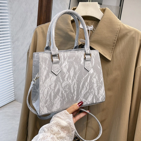 Damen Handtasche Mit Falten PU Leder Schulter Umhängetasche Trapez Strukturierte Tasche Mit Abnehmbarem Gurt