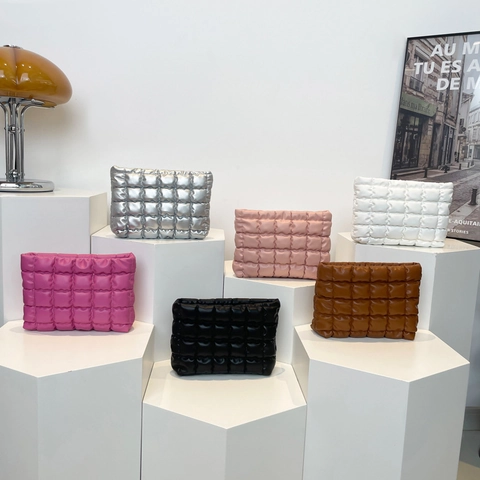 Quilted PU Leather Clutch Bag Square Padded Bubble Makeup Organizer Handheld Puffy Cosmetic Pouch For Women Daily Chic