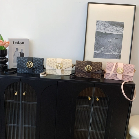 Borsa A Spalla Donna In Pelle PU Con Stampa Monogramma Piccola Borsa A Tracolla Quadrata Fibbia Metallica M Dorata