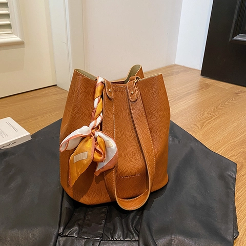 Grote PU Leren Emmertas Voor Dames Litchi Textuur Schoudertas Met Sjaal Decoratie Retro Stijl