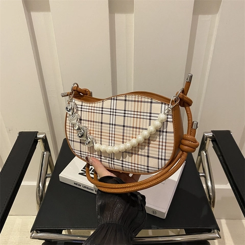 Women Plaid Underarm Bag Retro Canvas PU Leather Shoulder Bag With Artificial Pearl Heart Chain Decoration Minimalist Fashion Hobo Bag