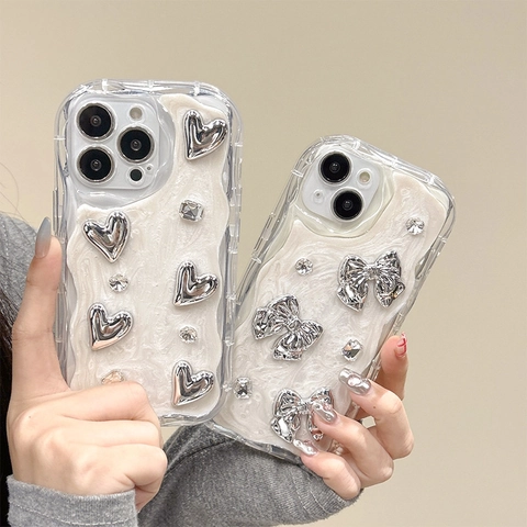 Funda iPhone Con Lazo Corazón Plateado 3D Estrás Textura Perla Artificial Carcasa TPU Antichoque Para Mujeres Estilo Ins Trendy