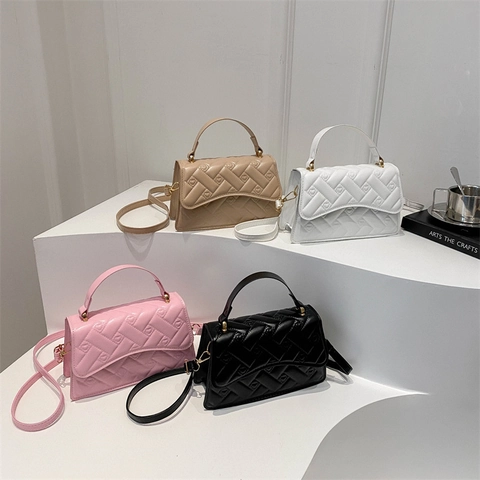 Women Elegant Heart Quilted PU Leather Small Square Handbag With Top Handle Adjustable Shoulder Strap Crossbody Bag