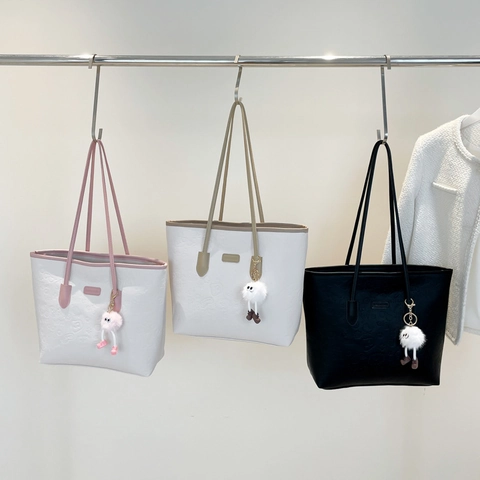Women Pu Leather Tote Bag Embossed Cartoon Pattern Large Capacity Shoulder Handbag With Cute Plush Charm Korean Style