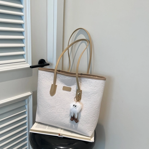 Women Pu Leather Tote Bag Embossed Cartoon Pattern Large Capacity Shoulder Handbag With Cute Plush Charm Korean Style
