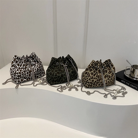 Women Fashion Leopard Print Canvas Bucket Bag Drawstring Crossbody With Silver Chain Artificial Pearl Decor