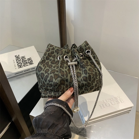 Women Fashion Leopard Print Canvas Bucket Bag Drawstring Crossbody With Silver Chain Artificial Pearl Decor