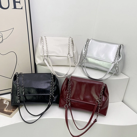 Retro Schultertasche Aus Glänzendem Kunstleder Mit Kettenriemen Große Kapazität Klappe Umhängetasche Für Damen Pendlerstil