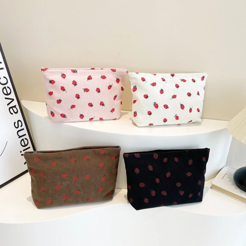 Strawberry Print Corduroy Makeup Bag Zipper Pouch Travel Toiletry Organizer Aesthetic Cosmetic Clutch For Women