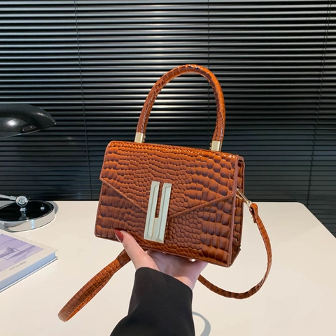Crocodile Pattern Handbag PU Leather Small Square Shoulder Bag With Golden Clasp Retro Trendy Crossbody Purse Women