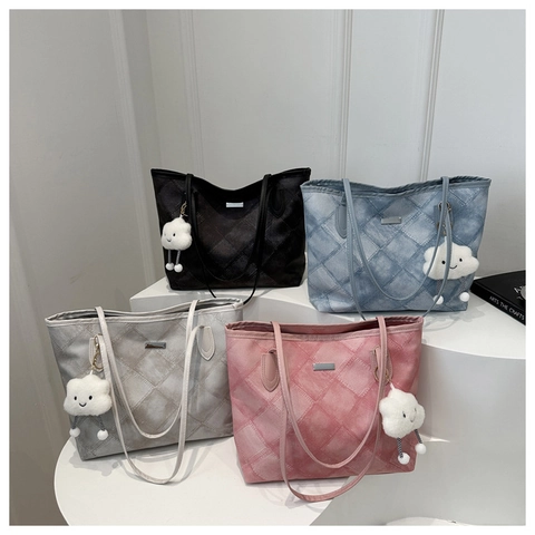 Sac Cabas Femme Grande Capacité Matelassé Losange Style Denim Rétro Sac à Épaule Avec Pendentif Nuage Pour Usage Quotidien