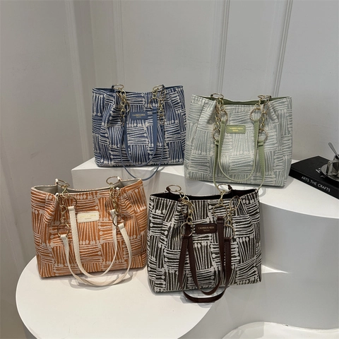 Bolso Tote De Mujer En Tela Jacquard Con Asas De Cuero Y Cadena De Metal Rayado Geométrico De Gran Capacidad