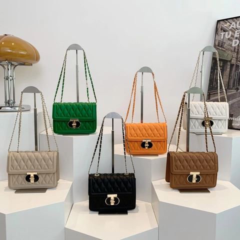 Quilted PU Leather Crossbody Bag Fashionable Flap Small Square Shoulder Handbag With Metal Lock Chain Strap For Women