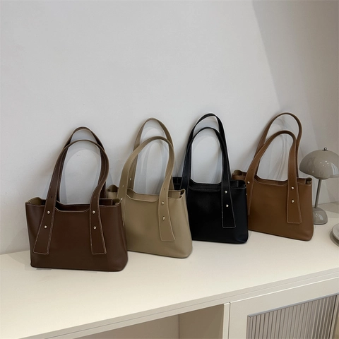 Damen Retro PU Leder Tragetasche Weiße Kontrastnähte Goldene Nieten Schlichte Schulterhandtasche Pendeln